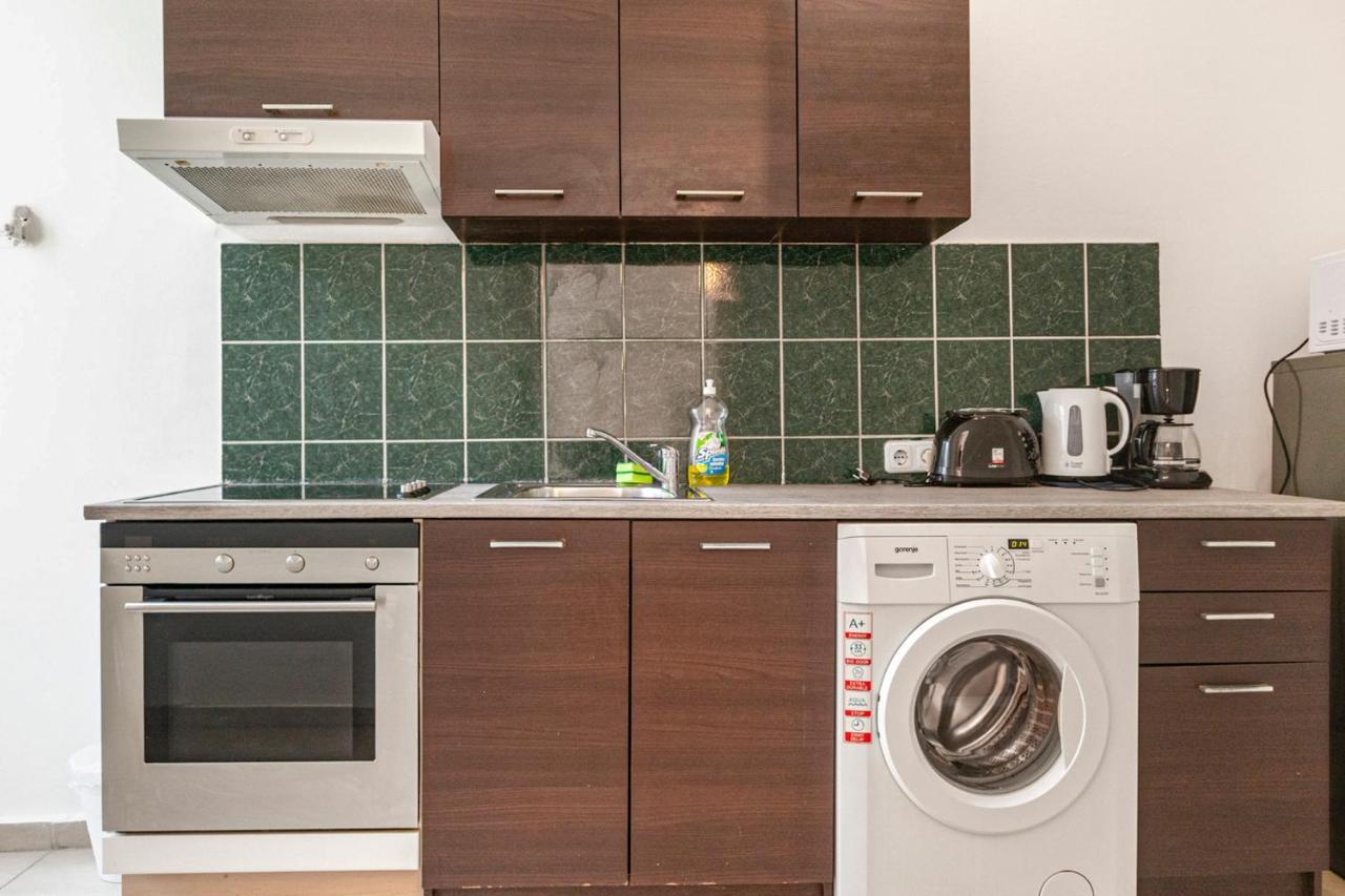 Budget & Friendly 1br Well Connected